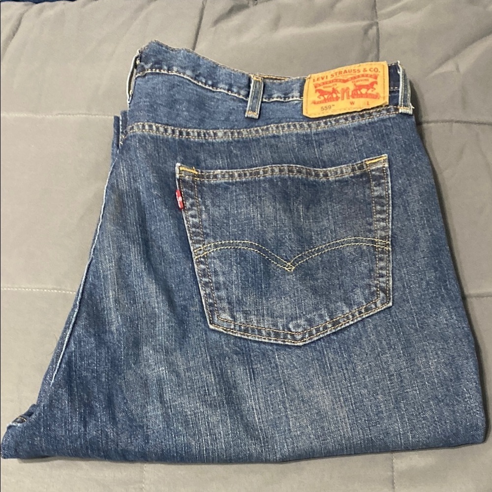 Leviโs 559 jeans. Size 44x30